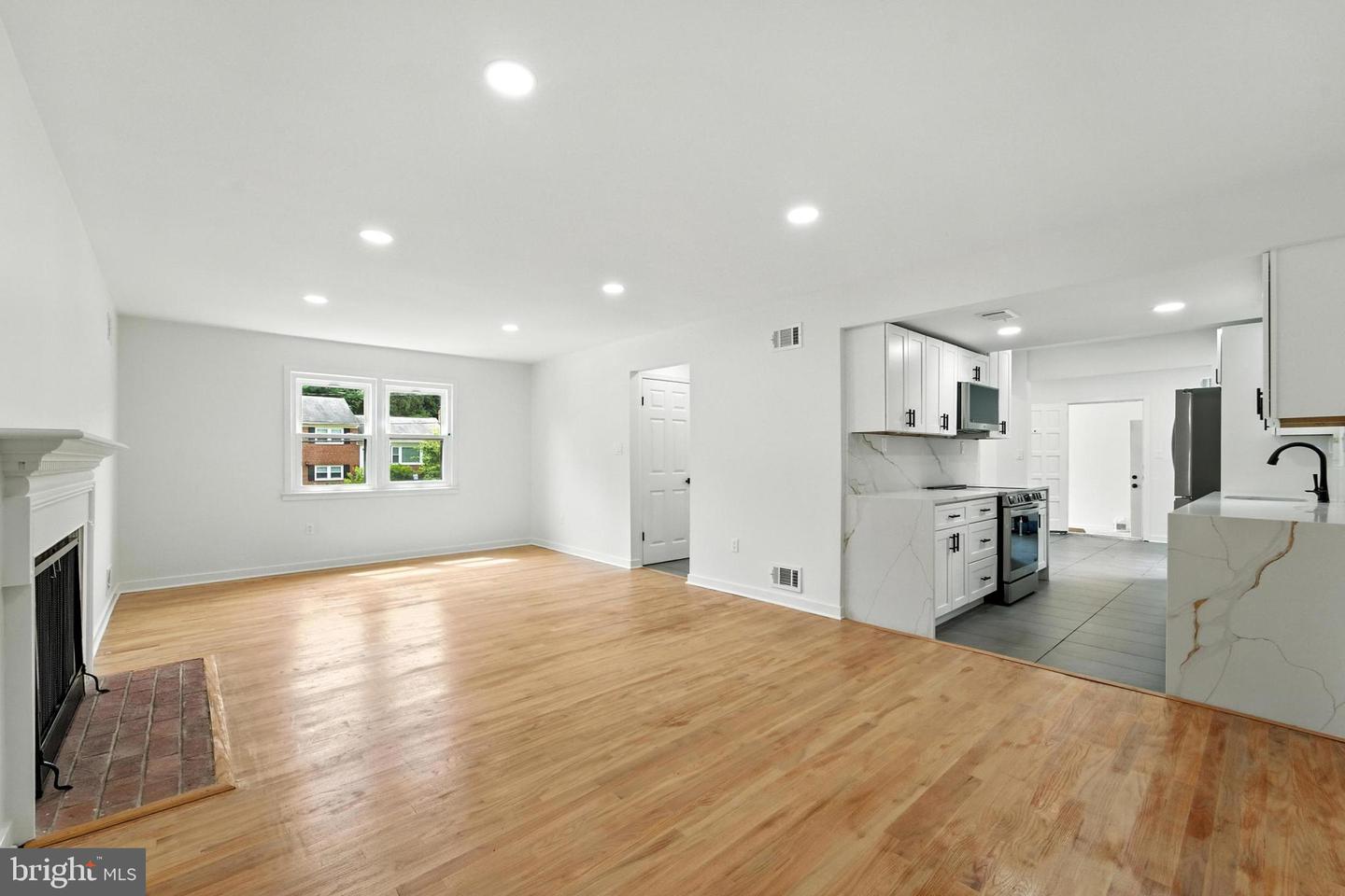 2339 N POWHATAN ST, ARLINGTON, Virginia 22205, 3 Bedrooms Bedrooms, 3 Rooms Rooms,3 BathroomsBathrooms,Residential,For sale,2339 N POWHATAN ST,VAAR2062120 MLS # VAAR2062120