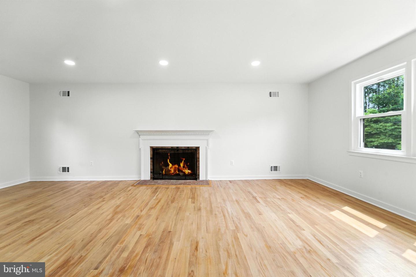 2339 N POWHATAN ST, ARLINGTON, Virginia 22205, 3 Bedrooms Bedrooms, 3 Rooms Rooms,3 BathroomsBathrooms,Residential,For sale,2339 N POWHATAN ST,VAAR2062120 MLS # VAAR2062120