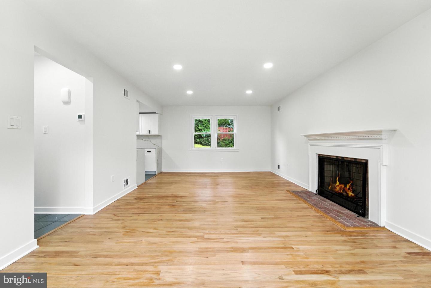 2339 N POWHATAN ST, ARLINGTON, Virginia 22205, 3 Bedrooms Bedrooms, 3 Rooms Rooms,3 BathroomsBathrooms,Residential,For sale,2339 N POWHATAN ST,VAAR2062120 MLS # VAAR2062120