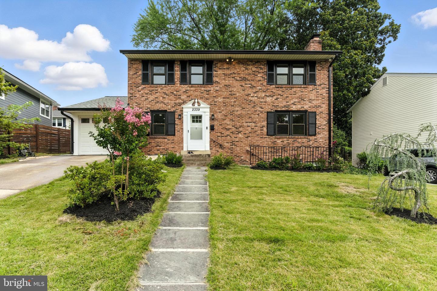 2339 N POWHATAN ST, ARLINGTON, Virginia 22205, 3 Bedrooms Bedrooms, 3 Rooms Rooms,3 BathroomsBathrooms,Residential,For sale,2339 N POWHATAN ST,VAAR2062120 MLS # VAAR2062120
