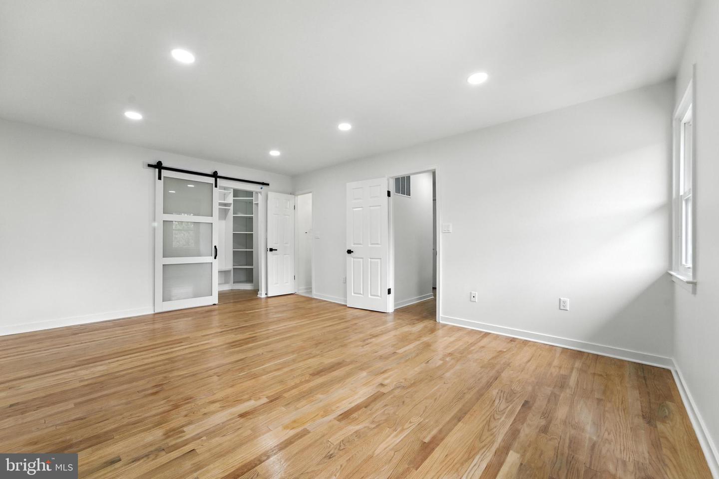 2339 N POWHATAN ST, ARLINGTON, Virginia 22205, 3 Bedrooms Bedrooms, 3 Rooms Rooms,3 BathroomsBathrooms,Residential,For sale,2339 N POWHATAN ST,VAAR2062120 MLS # VAAR2062120