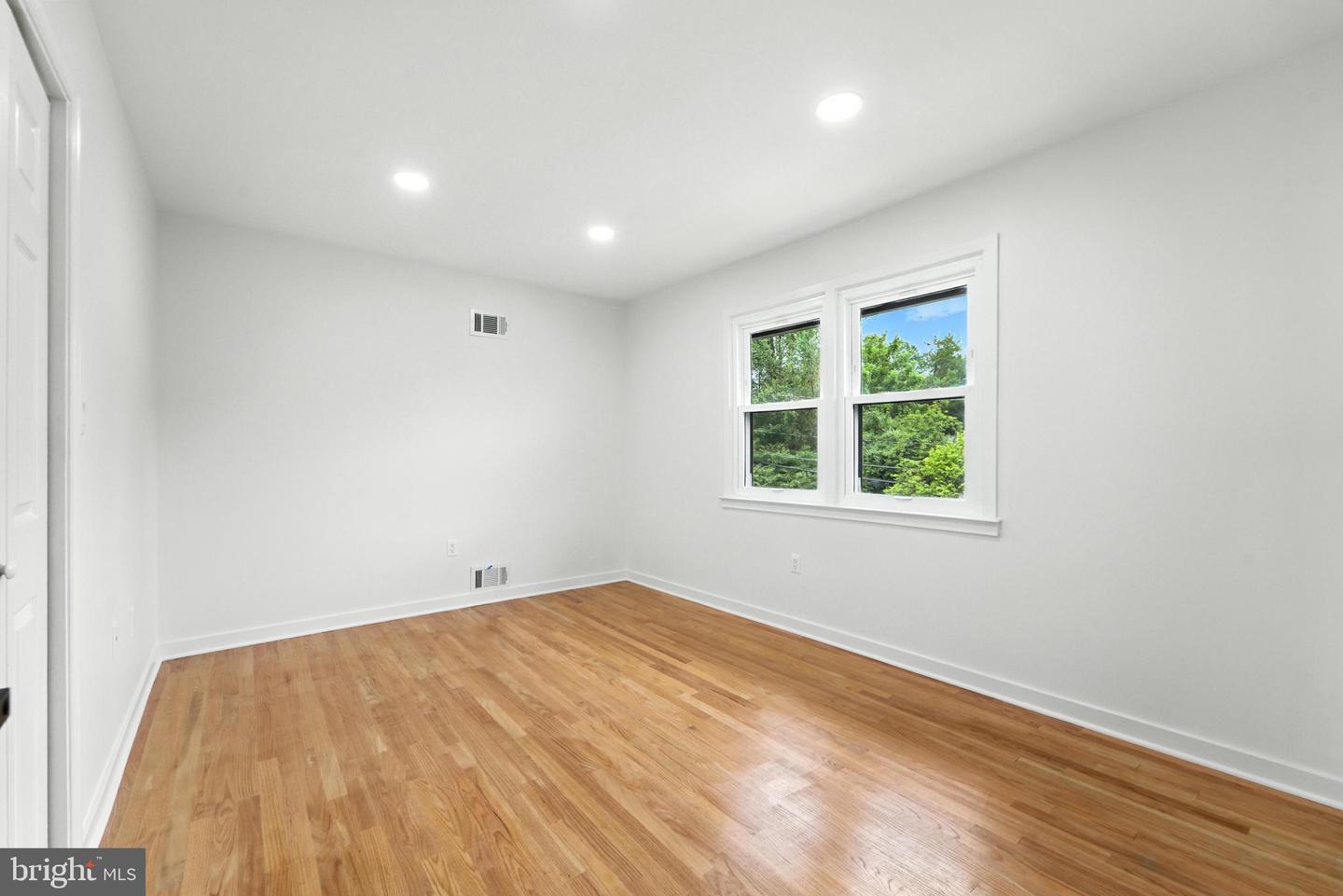 2339 N POWHATAN ST, ARLINGTON, Virginia 22205, 3 Bedrooms Bedrooms, 3 Rooms Rooms,3 BathroomsBathrooms,Residential,For sale,2339 N POWHATAN ST,VAAR2062120 MLS # VAAR2062120