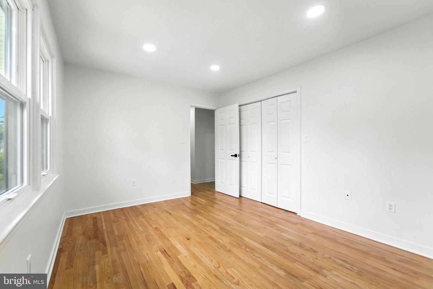 2339 N POWHATAN ST, ARLINGTON, Virginia 22205, 3 Bedrooms Bedrooms, 3 Rooms Rooms,3 BathroomsBathrooms,Residential,For sale,2339 N POWHATAN ST,VAAR2062120 MLS # VAAR2062120