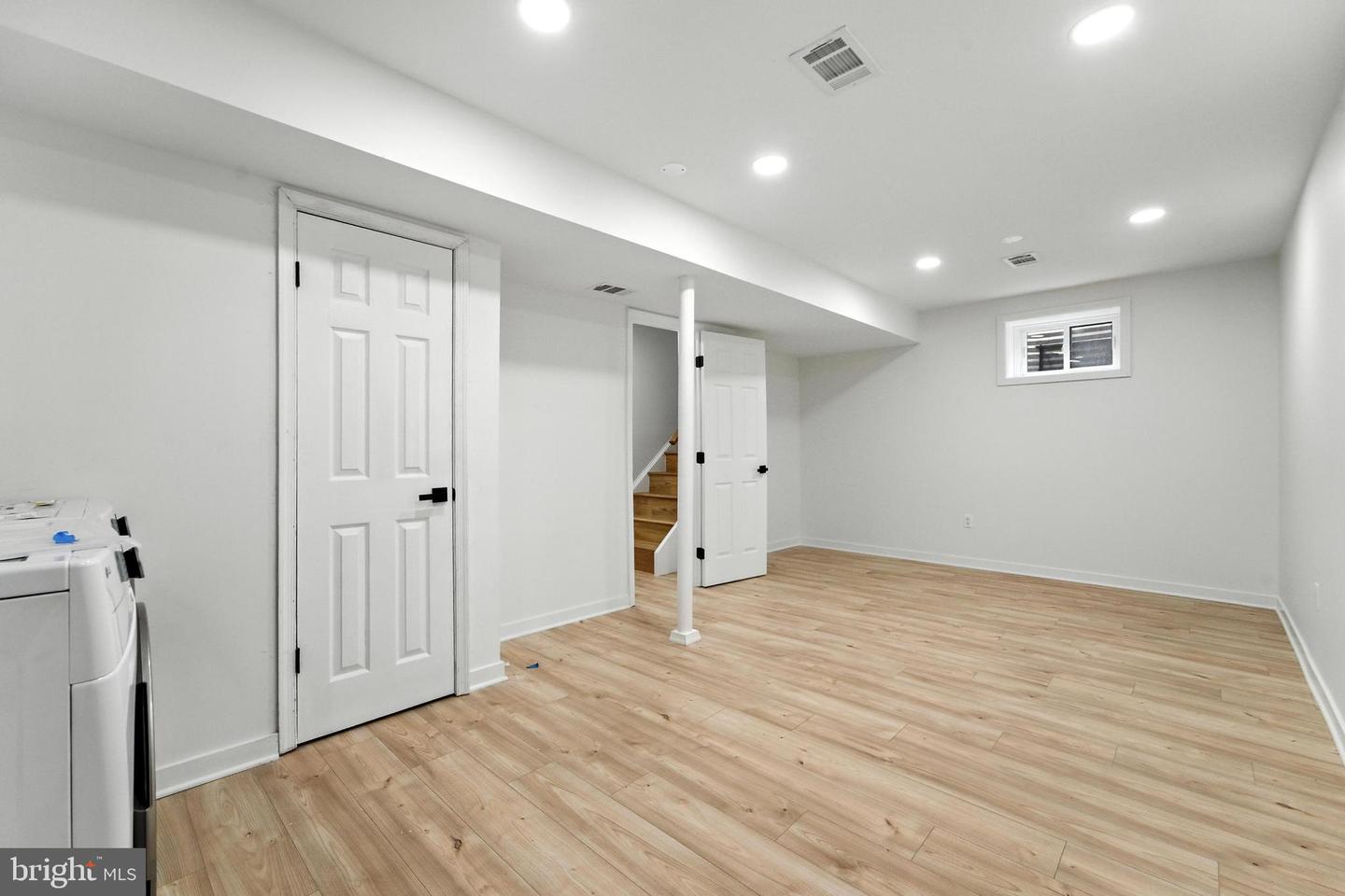 2339 N POWHATAN ST, ARLINGTON, Virginia 22205, 3 Bedrooms Bedrooms, 3 Rooms Rooms,3 BathroomsBathrooms,Residential,For sale,2339 N POWHATAN ST,VAAR2062120 MLS # VAAR2062120