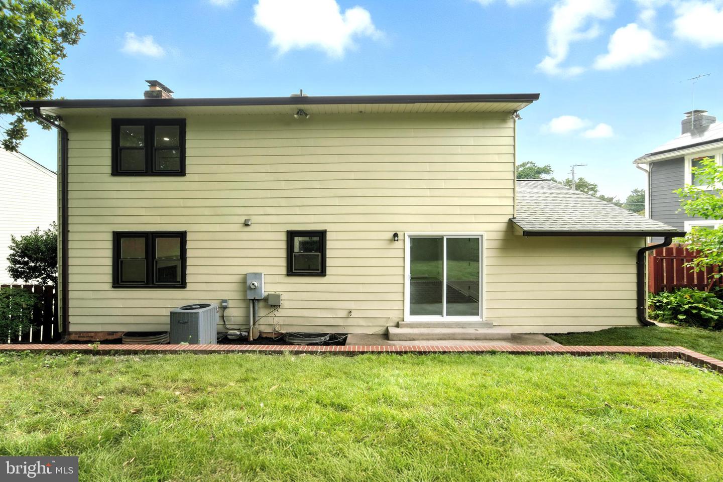 2339 N POWHATAN ST, ARLINGTON, Virginia 22205, 3 Bedrooms Bedrooms, 3 Rooms Rooms,3 BathroomsBathrooms,Residential,For sale,2339 N POWHATAN ST,VAAR2062120 MLS # VAAR2062120