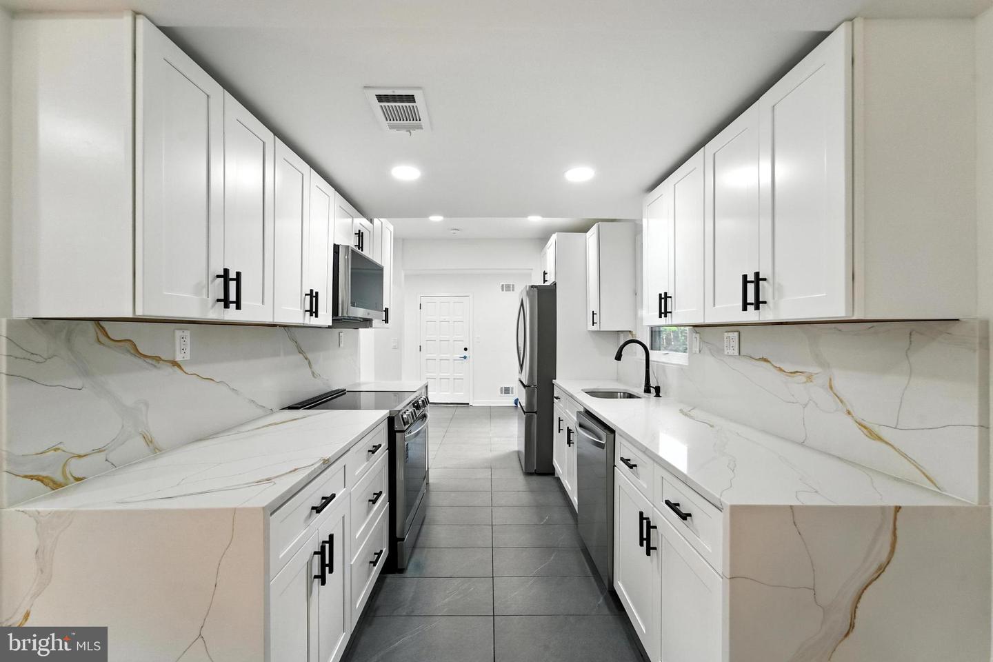 2339 N POWHATAN ST, ARLINGTON, Virginia 22205, 3 Bedrooms Bedrooms, 3 Rooms Rooms,3 BathroomsBathrooms,Residential,For sale,2339 N POWHATAN ST,VAAR2062120 MLS # VAAR2062120