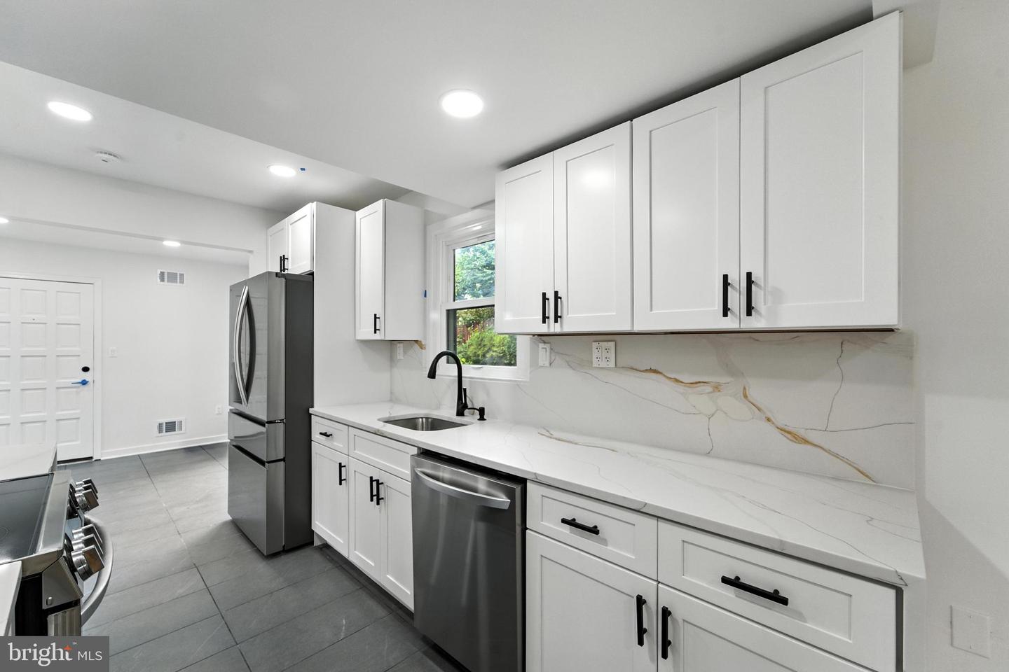 2339 N POWHATAN ST, ARLINGTON, Virginia 22205, 3 Bedrooms Bedrooms, 3 Rooms Rooms,3 BathroomsBathrooms,Residential,For sale,2339 N POWHATAN ST,VAAR2062120 MLS # VAAR2062120