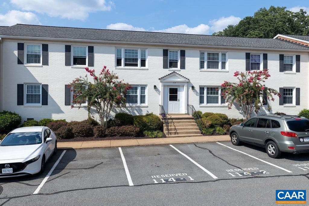 114 HESSIAN HILLS RDG #1, CHARLOTTESVILLE, Virginia 22901, 3 Bedrooms Bedrooms, ,2 BathroomsBathrooms,Residential,For sale,114 HESSIAN HILLS RDG #1,667696 MLS # 667696