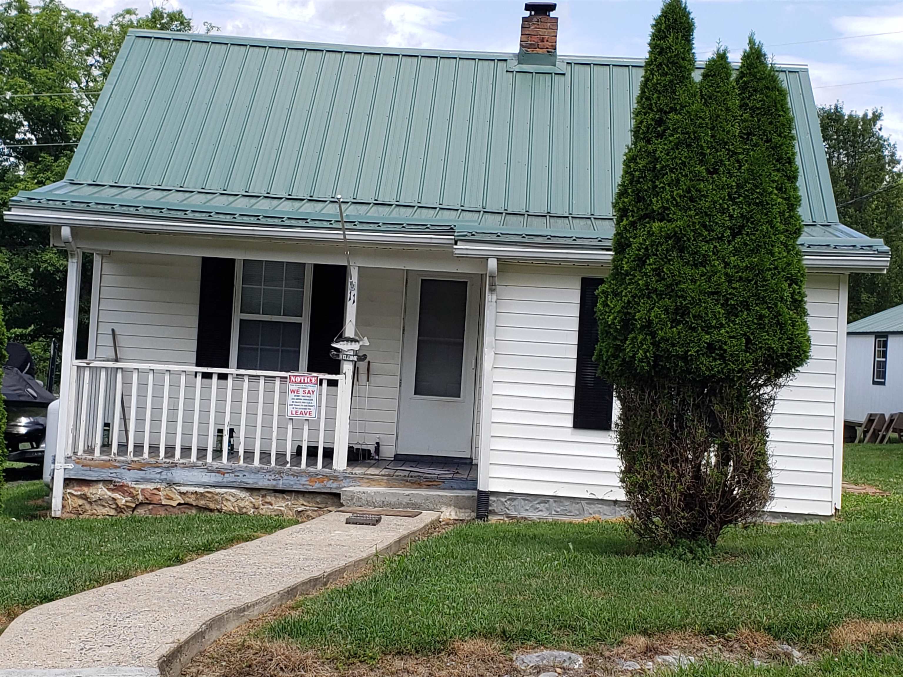 11 BEE TOWN RD, WARM SPRINGS, Virginia 24484, 2 Bedrooms Bedrooms, ,1 BathroomBathrooms,Residential,11 BEE TOWN RD,666939 MLS # 666939