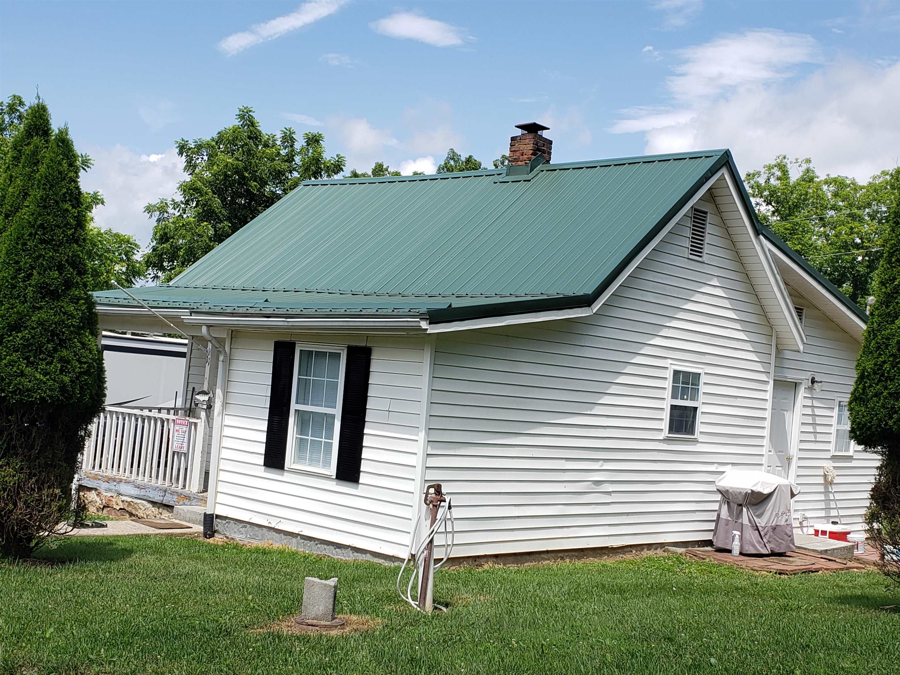 11 BEE TOWN RD, WARM SPRINGS, Virginia 24484, 2 Bedrooms Bedrooms, ,1 BathroomBathrooms,Residential,11 BEE TOWN RD,666939 MLS # 666939