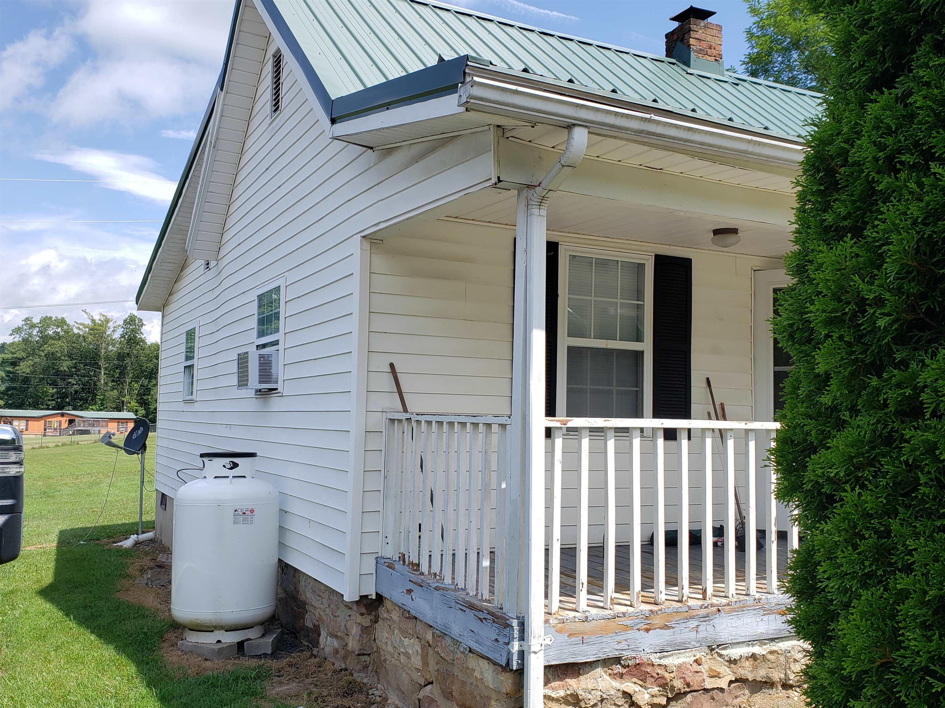 11 BEE TOWN RD, WARM SPRINGS, Virginia 24484, 2 Bedrooms Bedrooms, ,1 BathroomBathrooms,Residential,11 BEE TOWN RD,666939 MLS # 666939