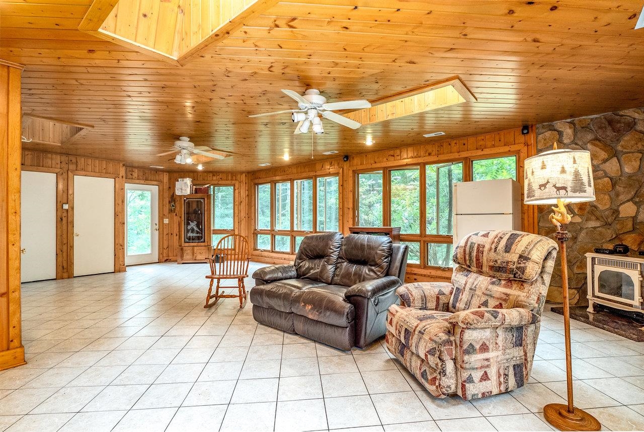 10523 UNION SPRINGS RD, DAYTON, Virginia 22821, 2 Bedrooms Bedrooms, ,1 BathroomBathrooms,Residential,10523 UNION SPRINGS RD,667705 MLS # 667705