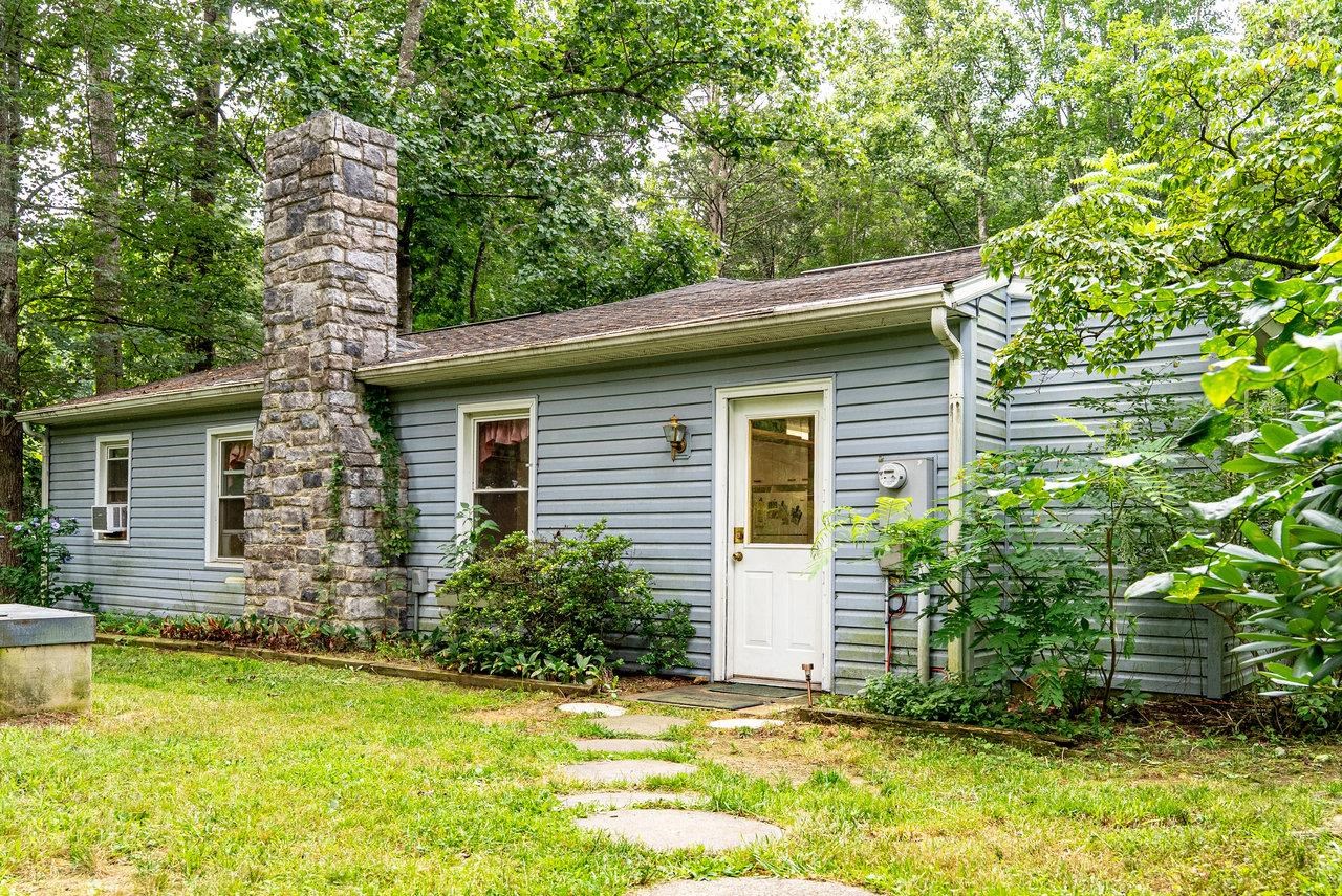 10523 UNION SPRINGS RD, DAYTON, Virginia 22821, 2 Bedrooms Bedrooms, ,1 BathroomBathrooms,Residential,10523 UNION SPRINGS RD,667705 MLS # 667705