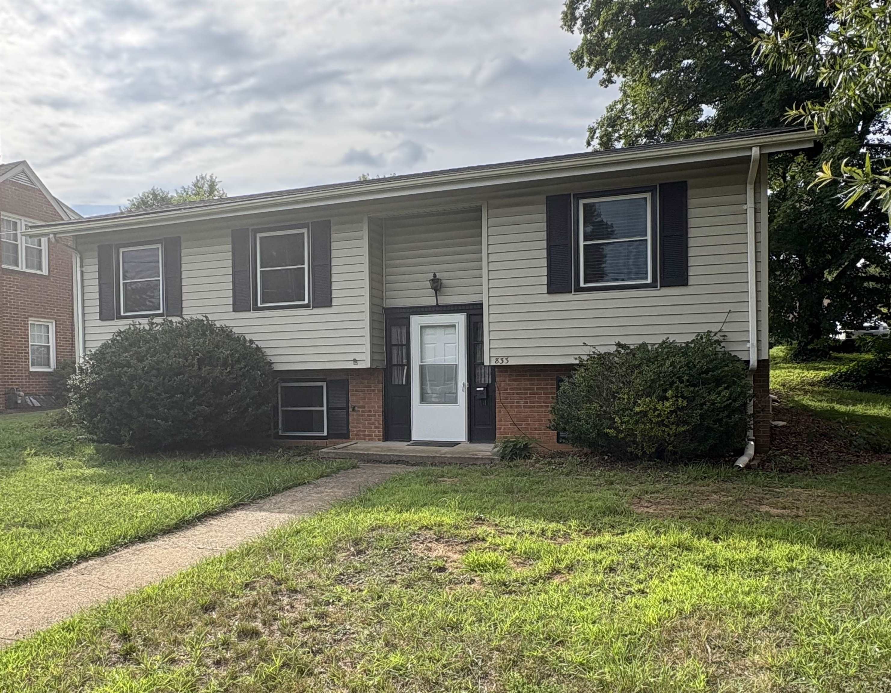 833 JEFFERSON AVE, WAYNESBORO, Virginia 22980, 5 Bedrooms Bedrooms, ,3 BathroomsBathrooms,Residential,833 JEFFERSON AVE,667715 MLS # 667715