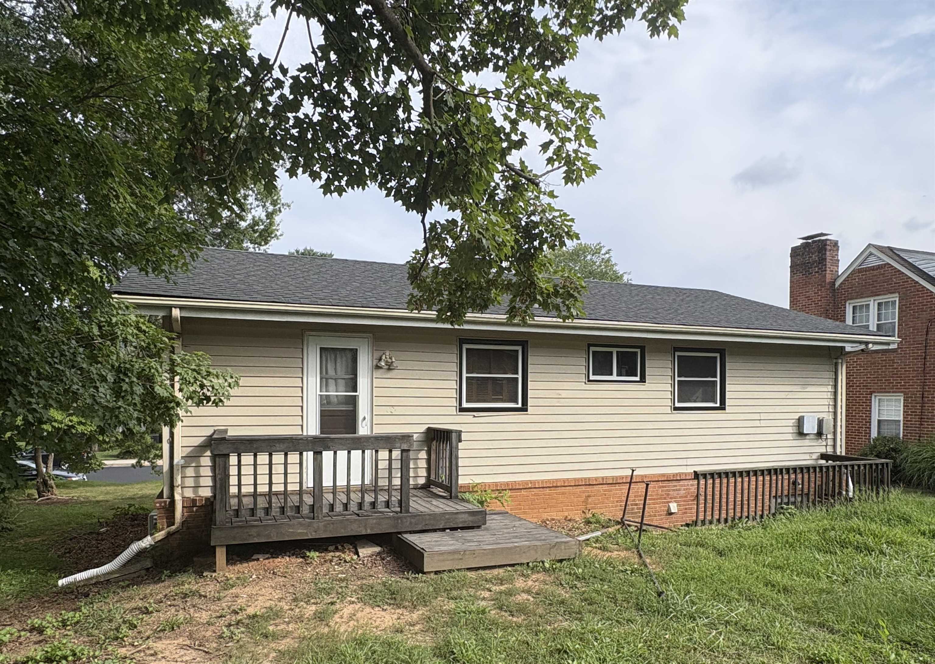 833 JEFFERSON AVE, WAYNESBORO, Virginia 22980, 5 Bedrooms Bedrooms, ,3 BathroomsBathrooms,Residential,833 JEFFERSON AVE,667715 MLS # 667715