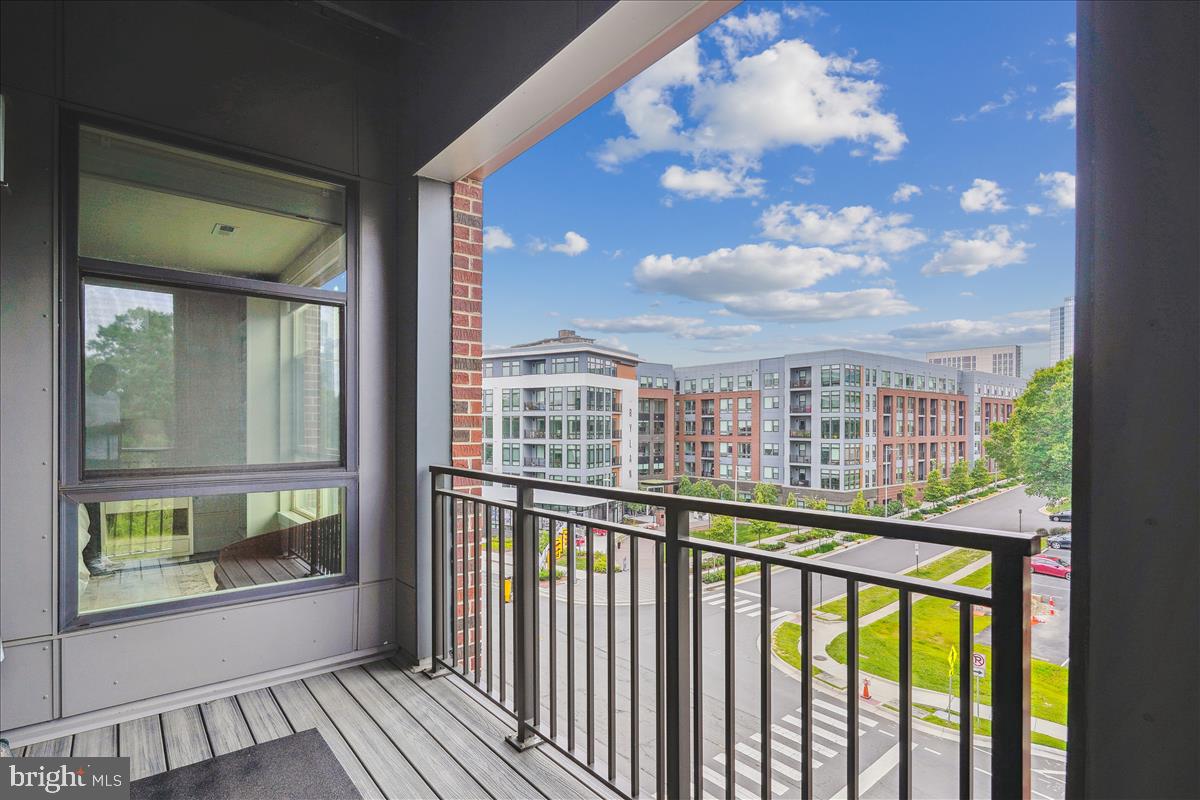 1761 OLD MEADOW RD #412, MCLEAN, Virginia 22102, 2 Bedrooms Bedrooms, ,2 BathroomsBathrooms,Residential,For sale,1761 OLD MEADOW RD #412,VAFX2247648 MLS # VAFX2247648