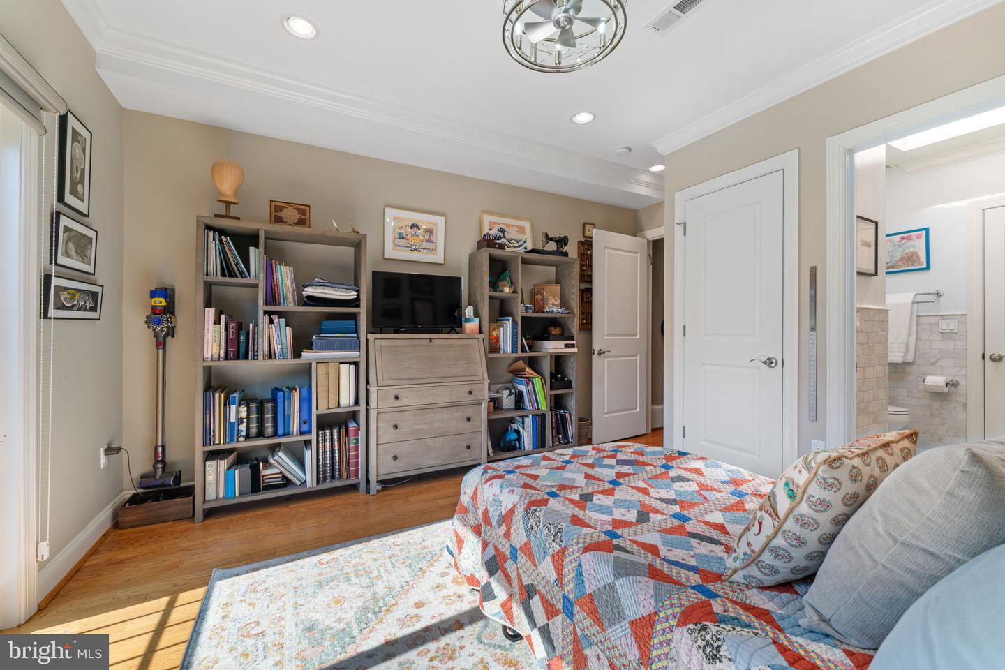 1530 15TH ST NW, WASHINGTON, District Of Columbia 20005, 4 Bedrooms Bedrooms, ,3 BathroomsBathrooms,Residential,For sale,1530 15TH ST NW,DCDC2207042 MLS # DCDC2207042