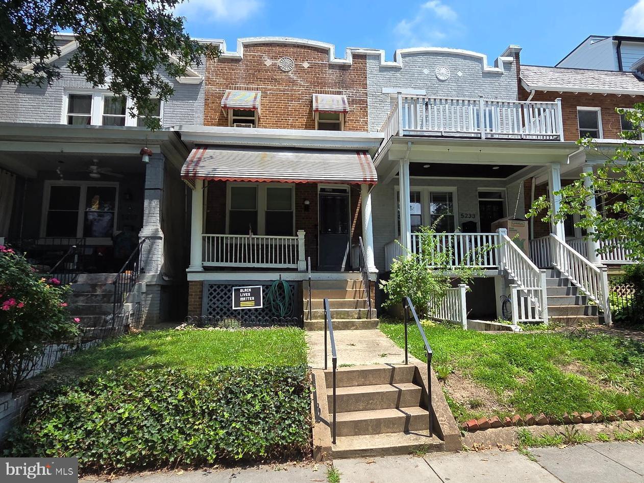 5235 5TH ST NW, WASHINGTON, District Of Columbia 20011, 3 Bedrooms Bedrooms, ,1 BathroomBathrooms,Residential,For sale,5235 5TH ST NW,DCDC2208810 MLS # DCDC2208810