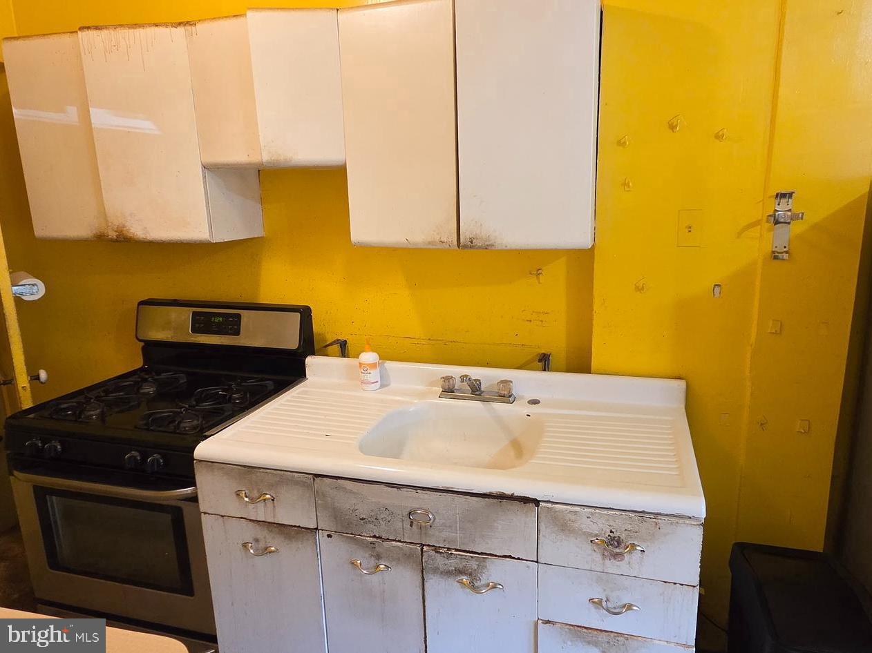 5235 5TH ST NW, WASHINGTON, District Of Columbia 20011, 3 Bedrooms Bedrooms, ,1 BathroomBathrooms,Residential,For sale,5235 5TH ST NW,DCDC2208810 MLS # DCDC2208810