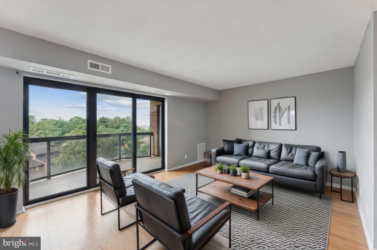 8360 GREENSBORO DR #516, MCLEAN, Virginia 22102, 1 Bedroom Bedrooms, ,1 BathroomBathrooms,Residential,For sale,8360 GREENSBORO DR #516,VAFX2253444 MLS # VAFX2253444
