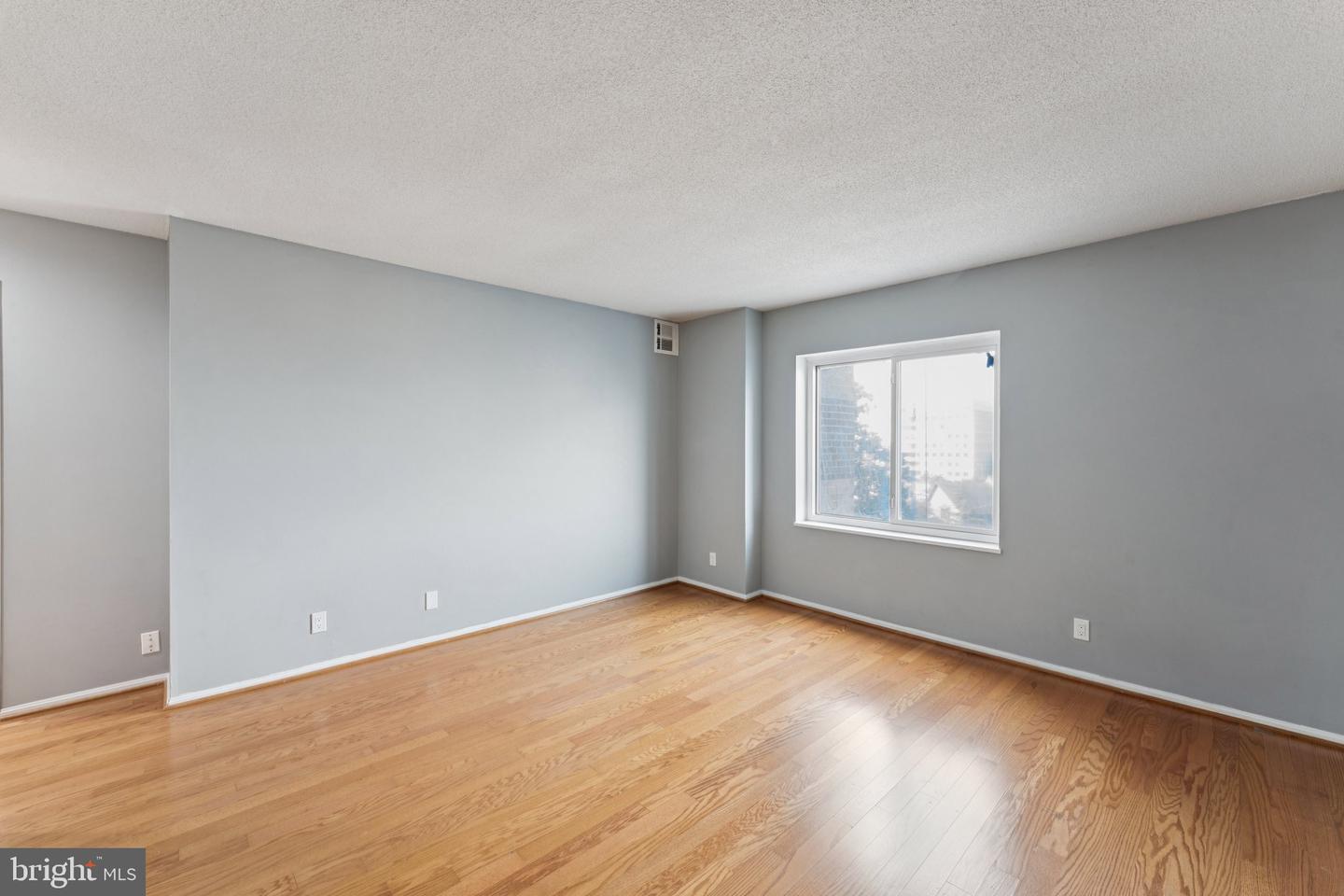8360 GREENSBORO DR #516, MCLEAN, Virginia 22102, 1 Bedroom Bedrooms, ,1 BathroomBathrooms,Residential,For sale,8360 GREENSBORO DR #516,VAFX2253444 MLS # VAFX2253444