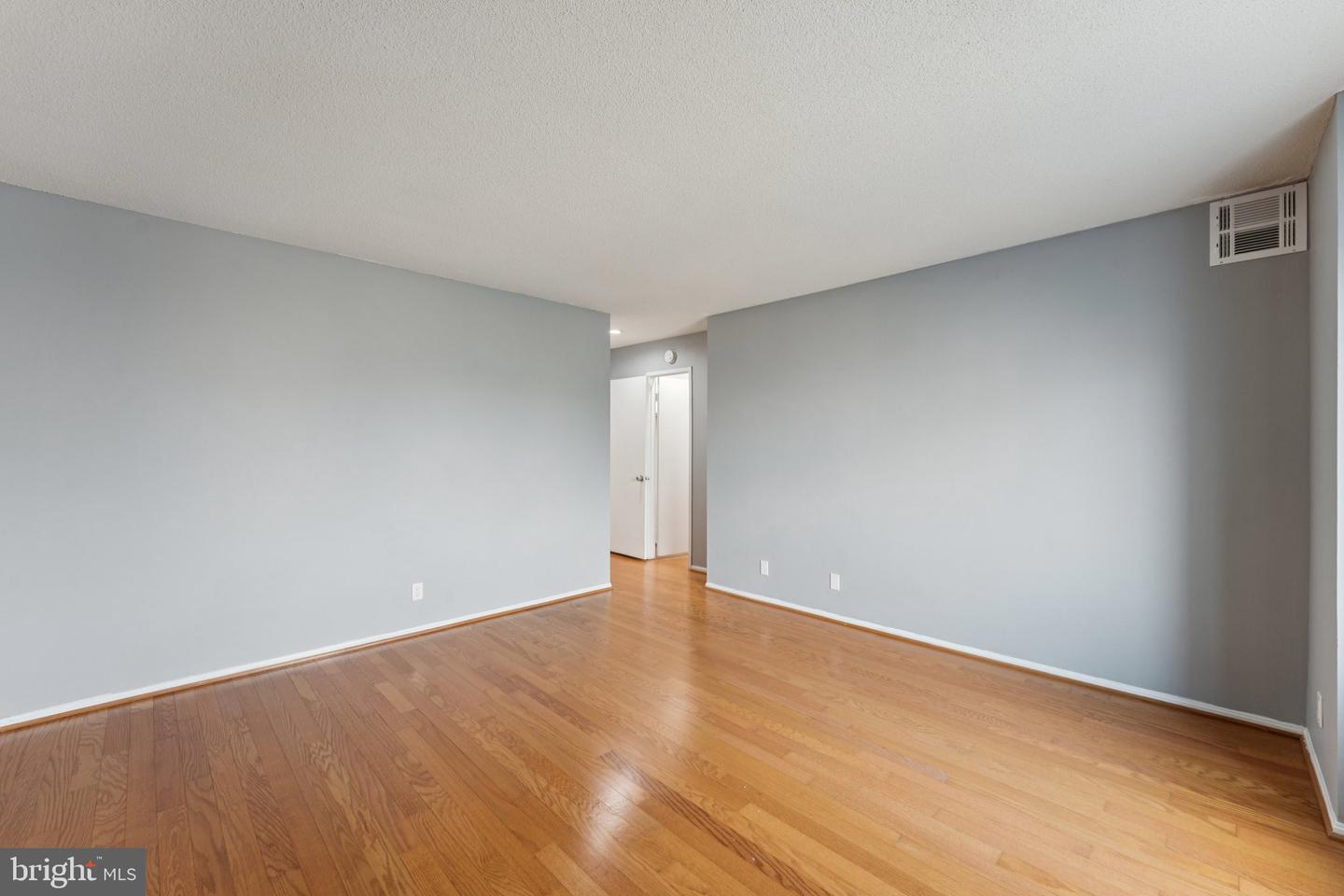 8360 GREENSBORO DR #516, MCLEAN, Virginia 22102, 1 Bedroom Bedrooms, ,1 BathroomBathrooms,Residential,For sale,8360 GREENSBORO DR #516,VAFX2253444 MLS # VAFX2253444