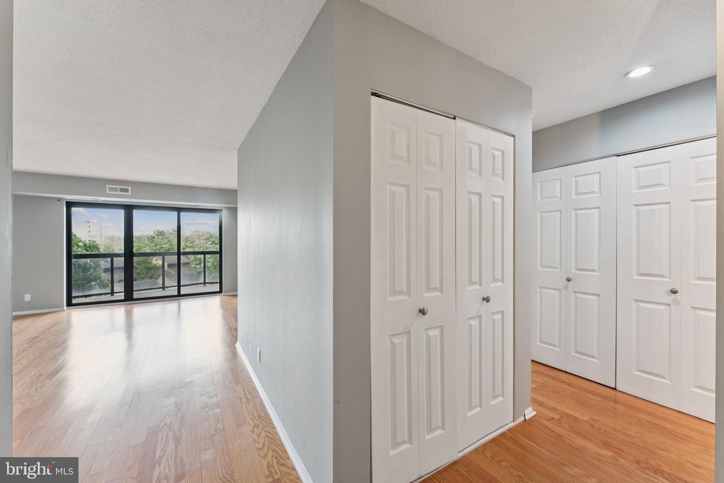8360 GREENSBORO DR #516, MCLEAN, Virginia 22102, 1 Bedroom Bedrooms, ,1 BathroomBathrooms,Residential,For sale,8360 GREENSBORO DR #516,VAFX2253444 MLS # VAFX2253444