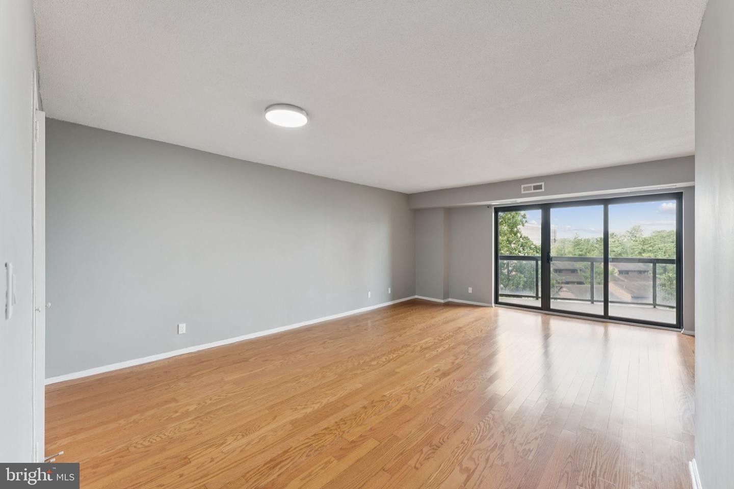 8360 GREENSBORO DR #516, MCLEAN, Virginia 22102, 1 Bedroom Bedrooms, ,1 BathroomBathrooms,Residential,For sale,8360 GREENSBORO DR #516,VAFX2253444 MLS # VAFX2253444