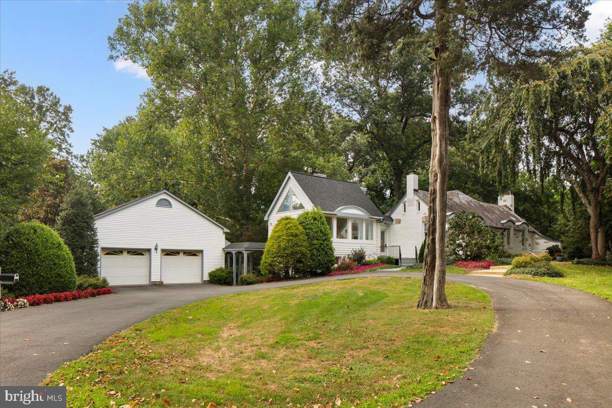 7058 IDYLWOOD RD, FALLS CHURCH, Virginia 22043, 5 Bedrooms Bedrooms, ,5 BathroomsBathrooms,Residential,For sale,7058 IDYLWOOD RD,VAFX2255908 MLS # VAFX2255908