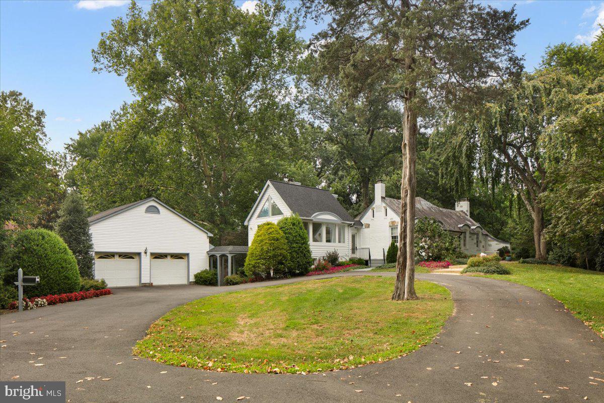 7058 IDYLWOOD RD, FALLS CHURCH, Virginia 22043, 5 Bedrooms Bedrooms, ,5 BathroomsBathrooms,Residential,For sale,7058 IDYLWOOD RD,VAFX2255908 MLS # VAFX2255908