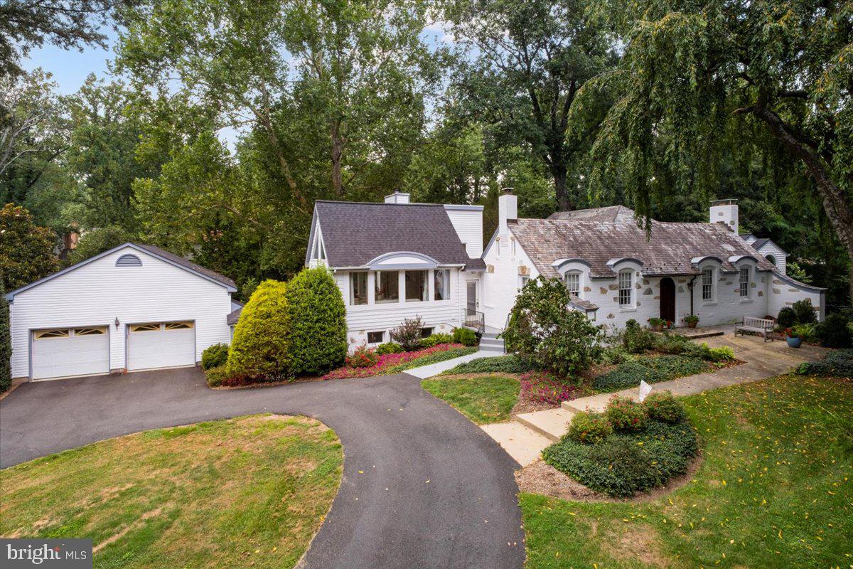 7058 IDYLWOOD RD, FALLS CHURCH, Virginia 22043, 5 Bedrooms Bedrooms, ,5 BathroomsBathrooms,Residential,For sale,7058 IDYLWOOD RD,VAFX2255908 MLS # VAFX2255908