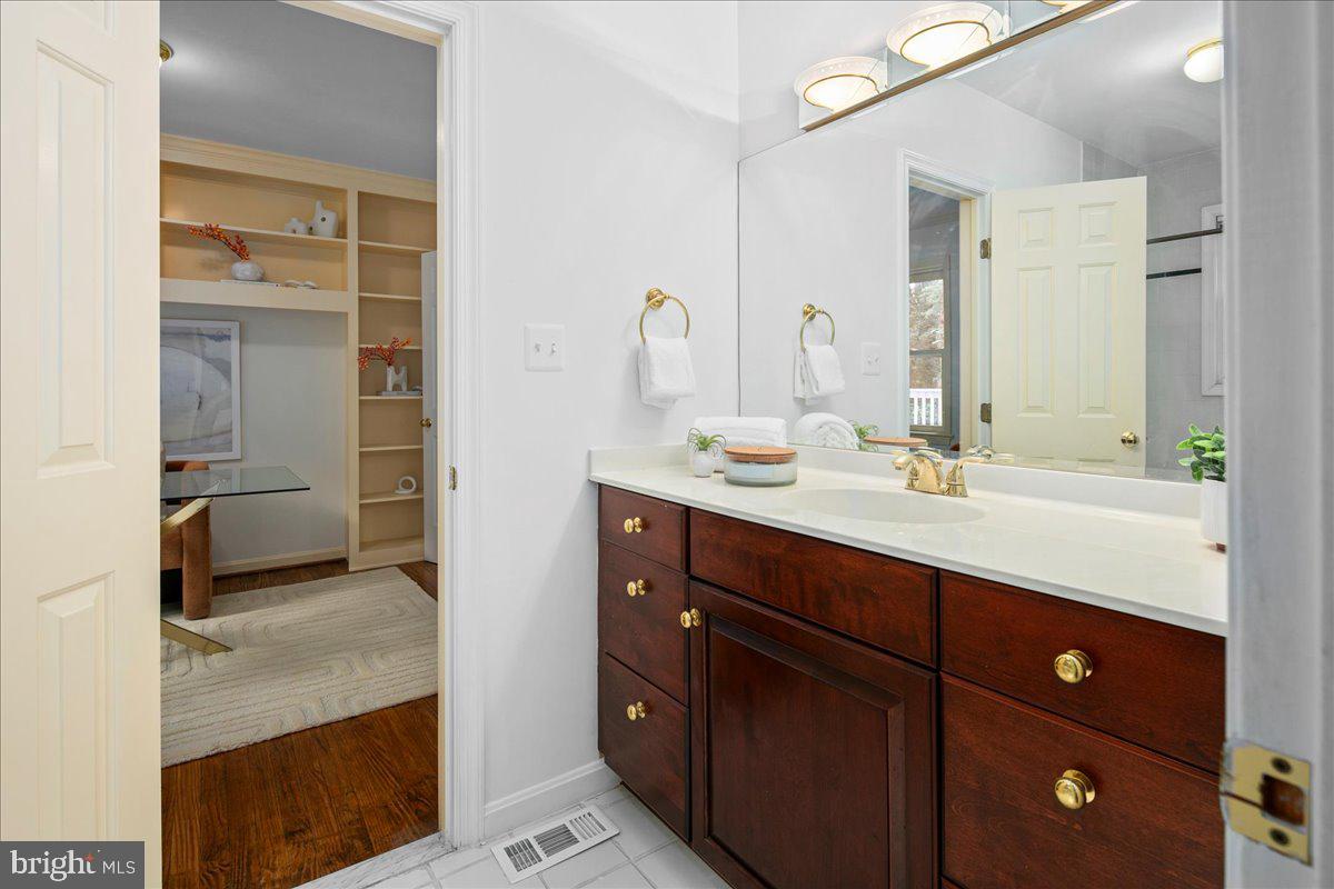 7058 IDYLWOOD RD, FALLS CHURCH, Virginia 22043, 5 Bedrooms Bedrooms, ,5 BathroomsBathrooms,Residential,For sale,7058 IDYLWOOD RD,VAFX2255908 MLS # VAFX2255908