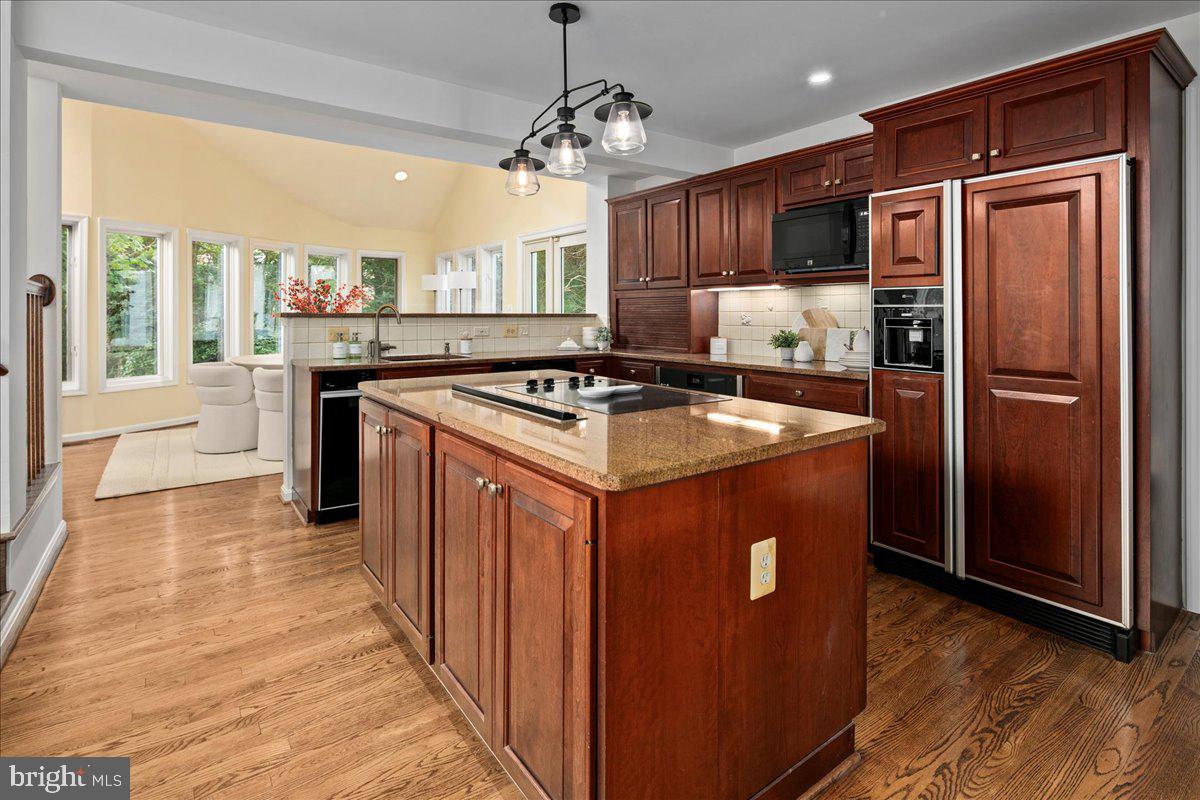 7058 IDYLWOOD RD, FALLS CHURCH, Virginia 22043, 5 Bedrooms Bedrooms, ,5 BathroomsBathrooms,Residential,For sale,7058 IDYLWOOD RD,VAFX2255908 MLS # VAFX2255908