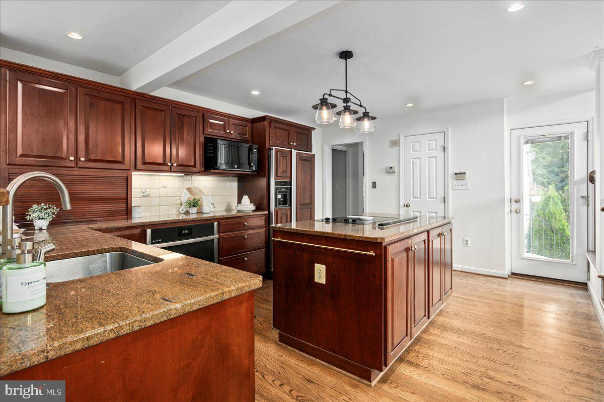 7058 IDYLWOOD RD, FALLS CHURCH, Virginia 22043, 5 Bedrooms Bedrooms, ,5 BathroomsBathrooms,Residential,For sale,7058 IDYLWOOD RD,VAFX2255908 MLS # VAFX2255908