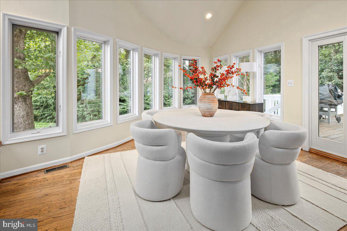 7058 IDYLWOOD RD, FALLS CHURCH, Virginia 22043, 5 Bedrooms Bedrooms, ,5 BathroomsBathrooms,Residential,For sale,7058 IDYLWOOD RD,VAFX2255908 MLS # VAFX2255908