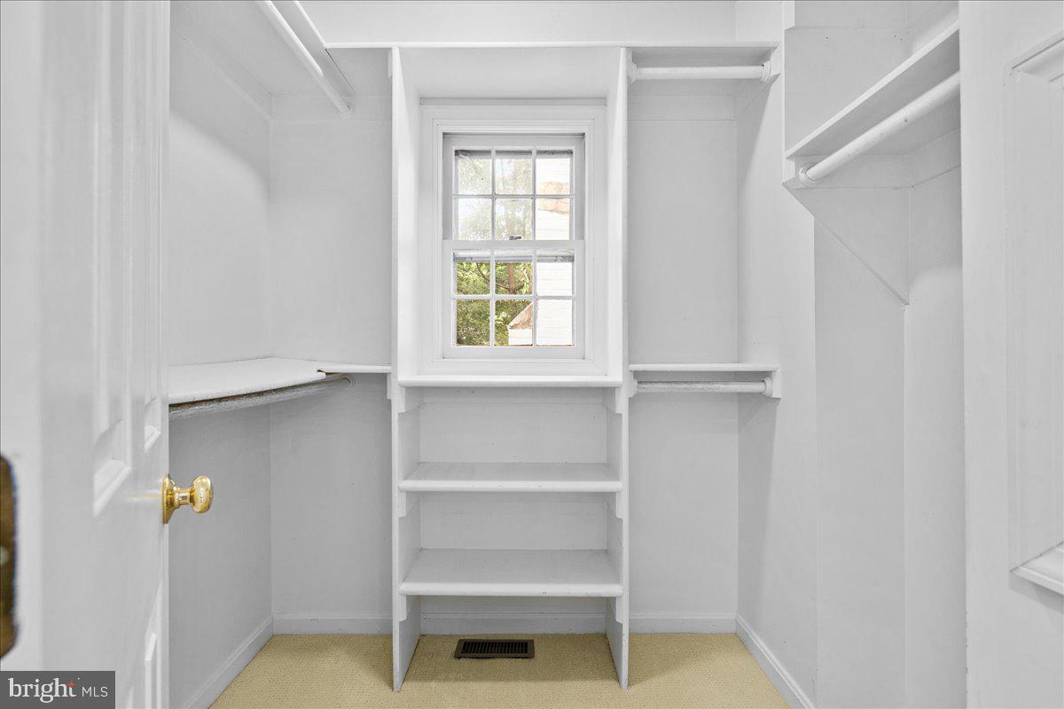 7058 IDYLWOOD RD, FALLS CHURCH, Virginia 22043, 5 Bedrooms Bedrooms, ,5 BathroomsBathrooms,Residential,For sale,7058 IDYLWOOD RD,VAFX2255908 MLS # VAFX2255908