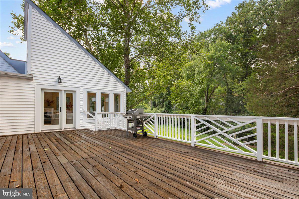 7058 IDYLWOOD RD, FALLS CHURCH, Virginia 22043, 5 Bedrooms Bedrooms, ,5 BathroomsBathrooms,Residential,For sale,7058 IDYLWOOD RD,VAFX2255908 MLS # VAFX2255908