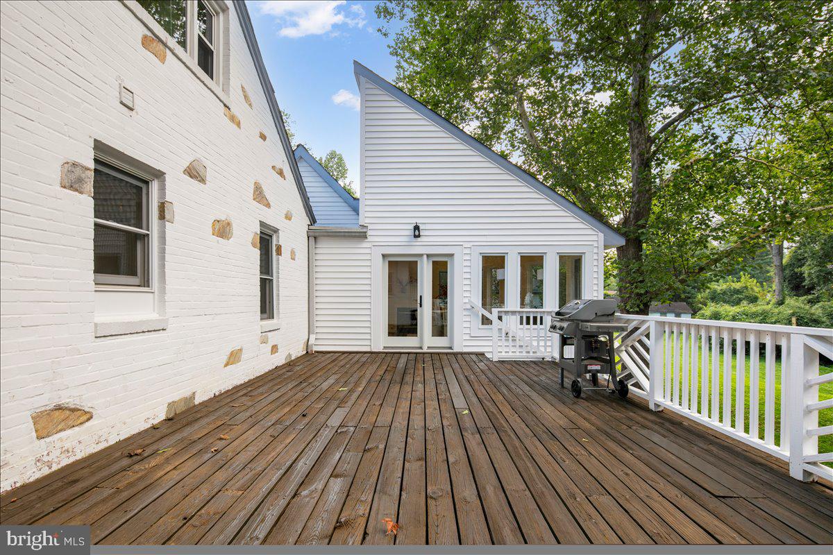 7058 IDYLWOOD RD, FALLS CHURCH, Virginia 22043, 5 Bedrooms Bedrooms, ,5 BathroomsBathrooms,Residential,For sale,7058 IDYLWOOD RD,VAFX2255908 MLS # VAFX2255908