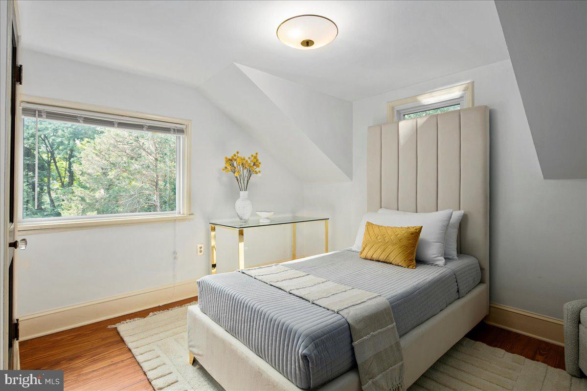 7058 IDYLWOOD RD, FALLS CHURCH, Virginia 22043, 5 Bedrooms Bedrooms, ,5 BathroomsBathrooms,Residential,For sale,7058 IDYLWOOD RD,VAFX2255908 MLS # VAFX2255908