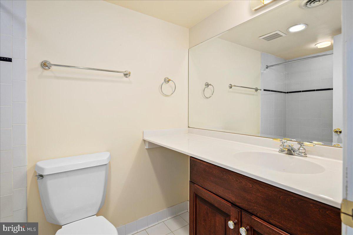 7058 IDYLWOOD RD, FALLS CHURCH, Virginia 22043, 5 Bedrooms Bedrooms, ,5 BathroomsBathrooms,Residential,For sale,7058 IDYLWOOD RD,VAFX2255908 MLS # VAFX2255908