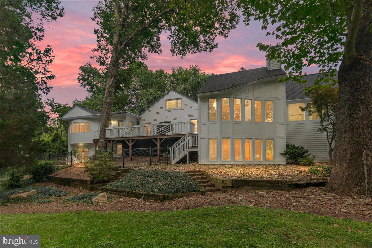 7058 IDYLWOOD RD, FALLS CHURCH, Virginia 22043, 5 Bedrooms Bedrooms, ,5 BathroomsBathrooms,Residential,For sale,7058 IDYLWOOD RD,VAFX2255908 MLS # VAFX2255908