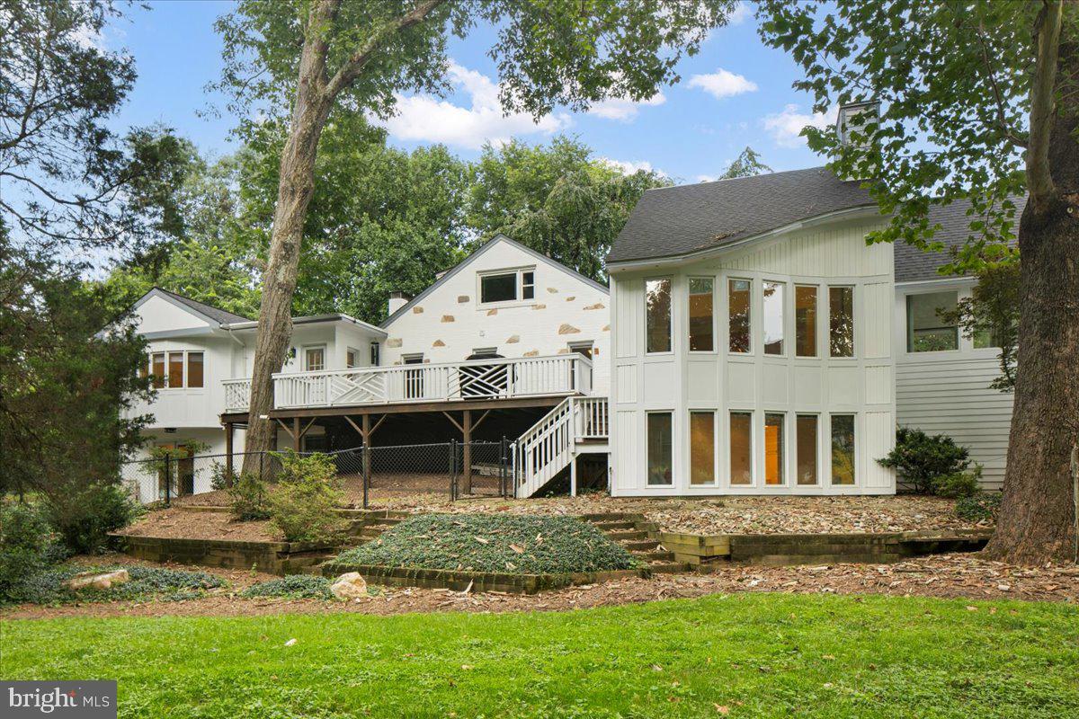7058 IDYLWOOD RD, FALLS CHURCH, Virginia 22043, 5 Bedrooms Bedrooms, ,5 BathroomsBathrooms,Residential,For sale,7058 IDYLWOOD RD,VAFX2255908 MLS # VAFX2255908