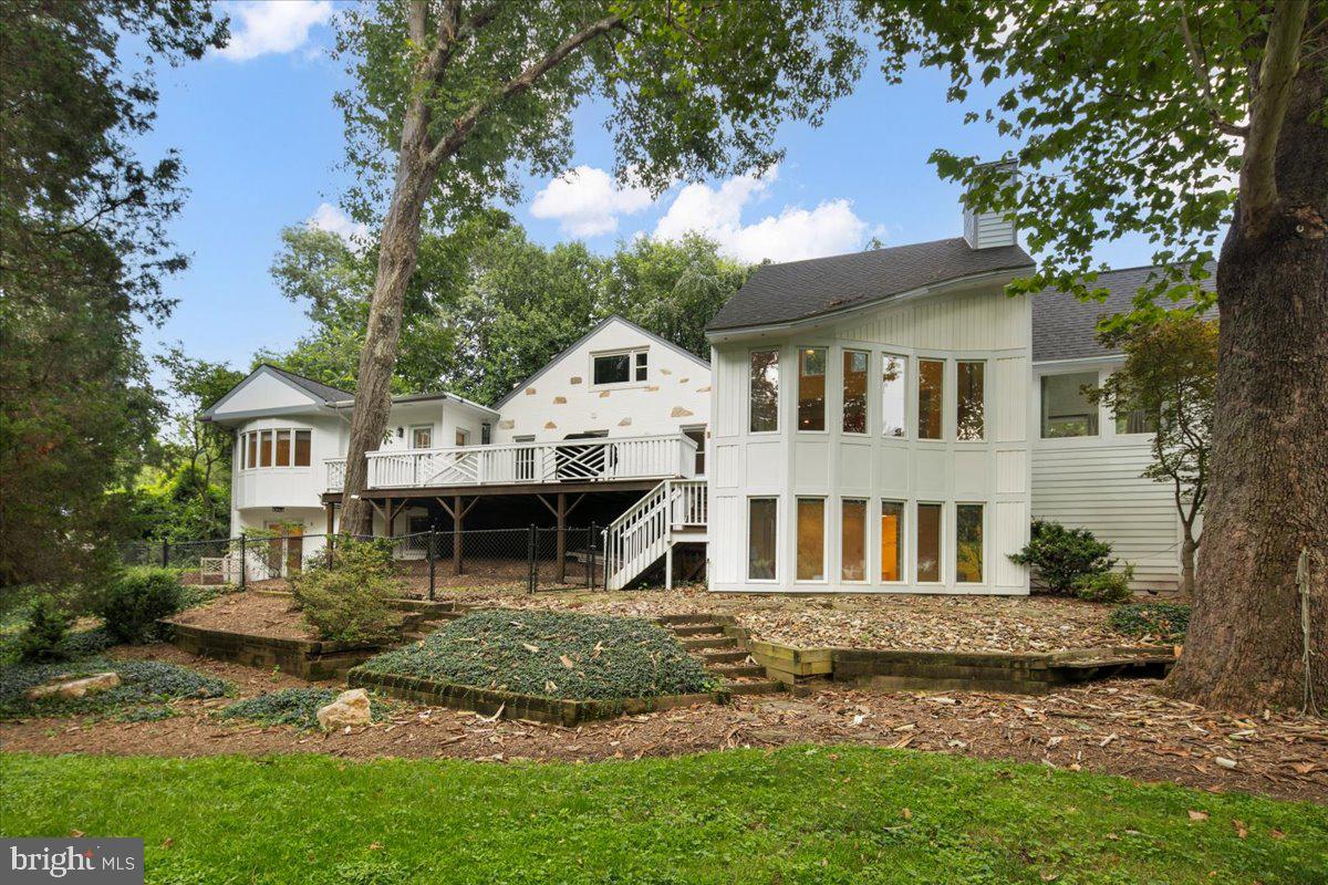 7058 IDYLWOOD RD, FALLS CHURCH, Virginia 22043, 5 Bedrooms Bedrooms, ,5 BathroomsBathrooms,Residential,For sale,7058 IDYLWOOD RD,VAFX2255908 MLS # VAFX2255908