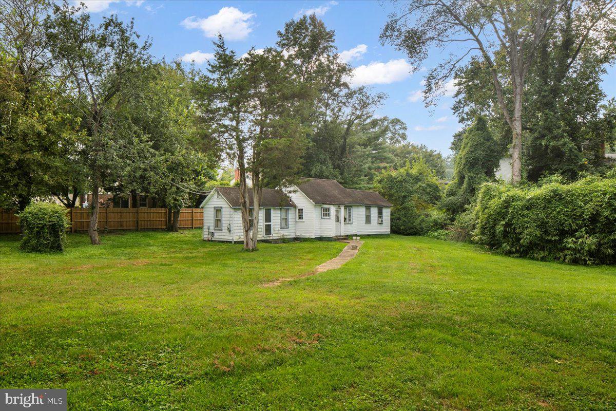 7058 IDYLWOOD RD, FALLS CHURCH, Virginia 22043, 5 Bedrooms Bedrooms, ,5 BathroomsBathrooms,Residential,For sale,7058 IDYLWOOD RD,VAFX2255908 MLS # VAFX2255908