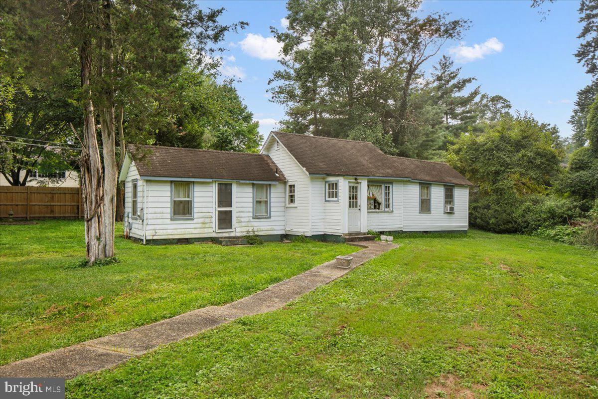 7058 IDYLWOOD RD, FALLS CHURCH, Virginia 22043, 5 Bedrooms Bedrooms, ,5 BathroomsBathrooms,Residential,For sale,7058 IDYLWOOD RD,VAFX2255908 MLS # VAFX2255908