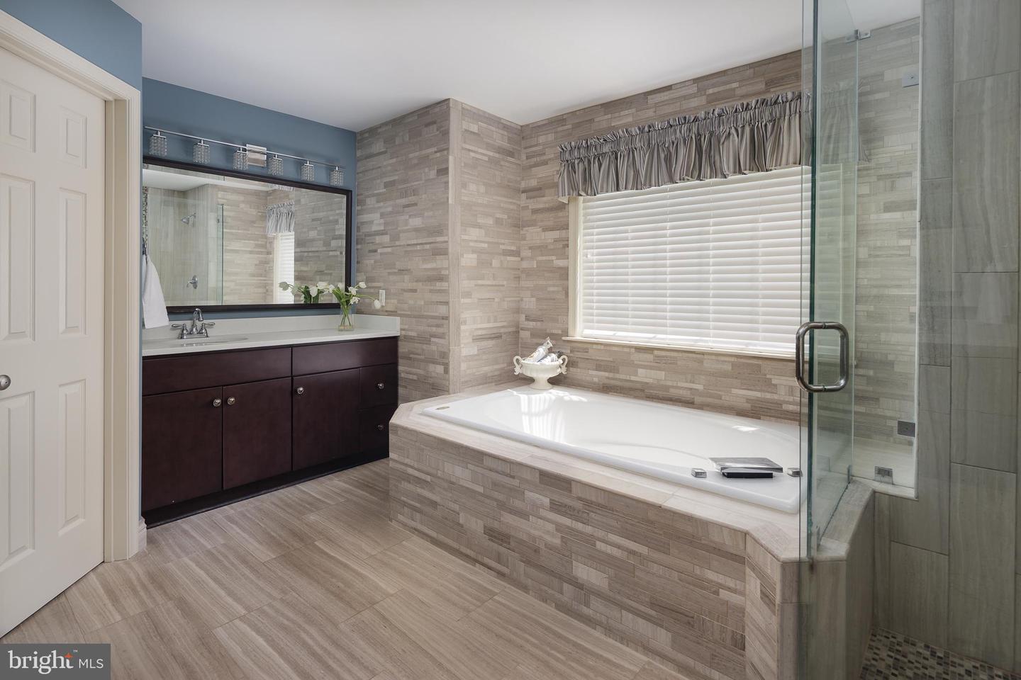 7891 MEADOWGATE DR, MANASSAS, Virginia 20112, 4 Bedrooms Bedrooms, ,3 BathroomsBathrooms,Residential,For sale,7891 MEADOWGATE DR,VAPW2099382 MLS # VAPW2099382
