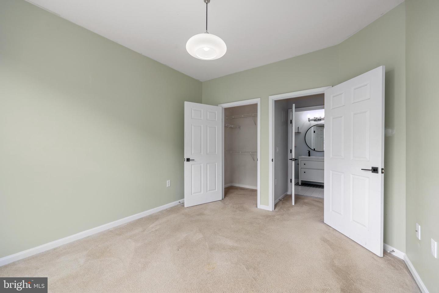 9480 VIRGINIA CENTER BLVD #329, VIENNA, Virginia 22181, 2 Bedrooms Bedrooms, ,2 BathroomsBathrooms,Residential,For sale,9480 VIRGINIA CENTER BLVD #329,VAFX2256424 MLS # VAFX2256424
