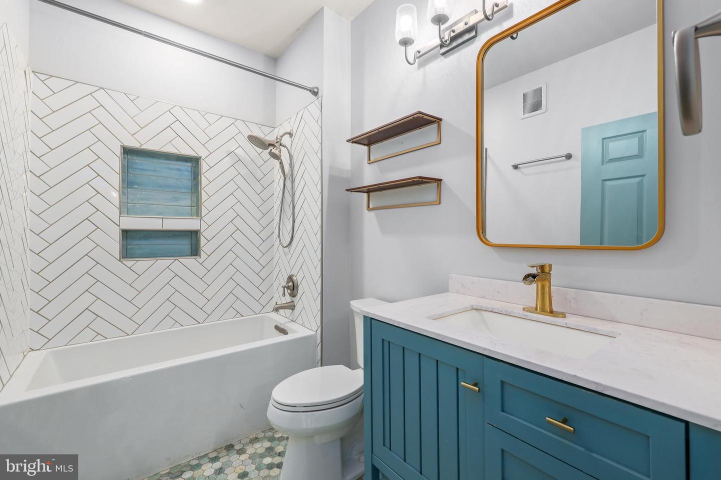 9480 VIRGINIA CENTER BLVD #329, VIENNA, Virginia 22181, 2 Bedrooms Bedrooms, ,2 BathroomsBathrooms,Residential,For sale,9480 VIRGINIA CENTER BLVD #329,VAFX2256424 MLS # VAFX2256424