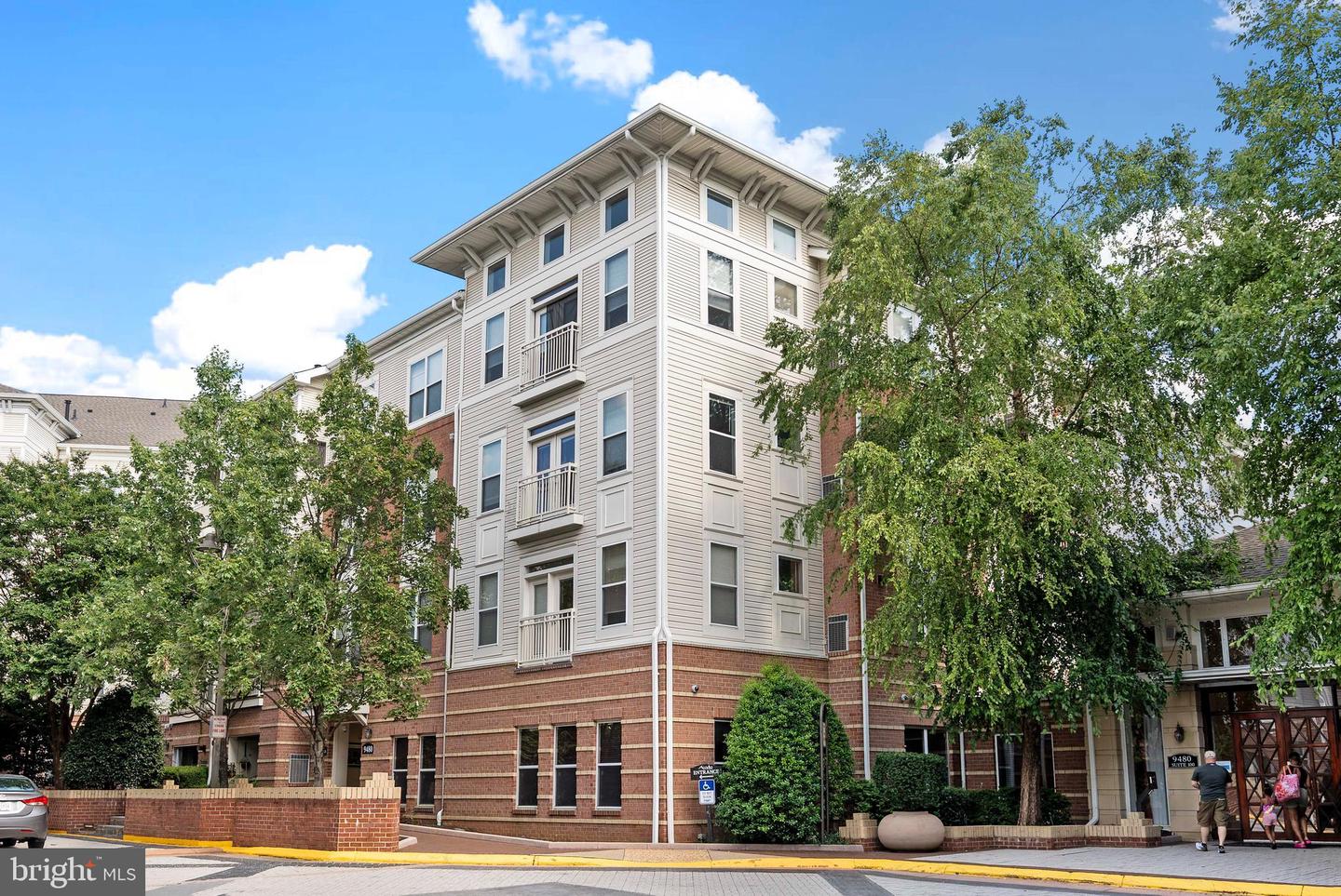 9480 VIRGINIA CENTER BLVD #329, VIENNA, Virginia 22181, 2 Bedrooms Bedrooms, ,2 BathroomsBathrooms,Residential,For sale,9480 VIRGINIA CENTER BLVD #329,VAFX2256424 MLS # VAFX2256424