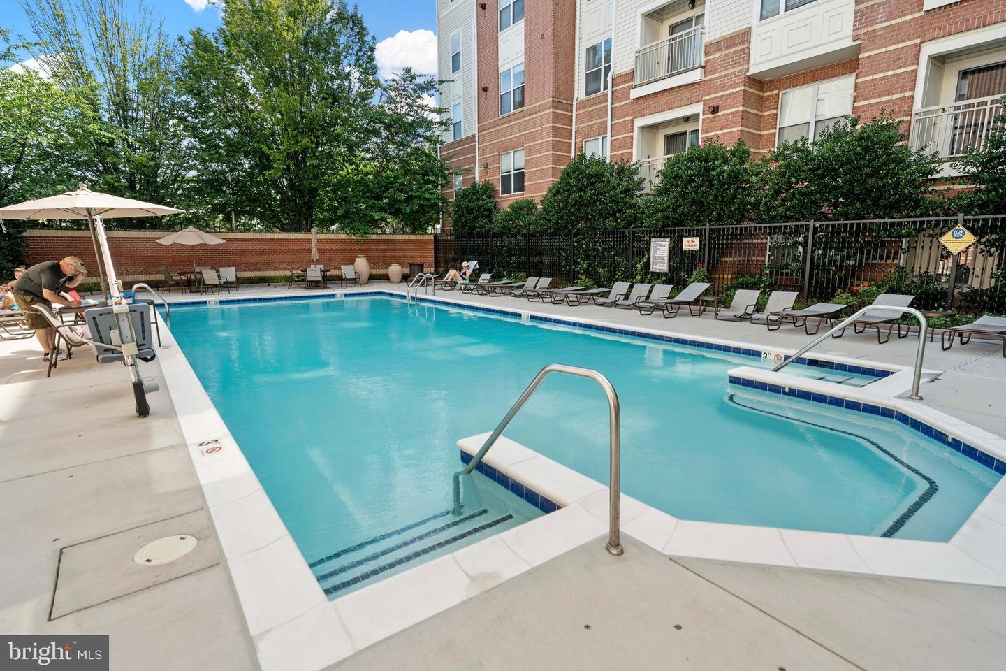 9480 VIRGINIA CENTER BLVD #329, VIENNA, Virginia 22181, 2 Bedrooms Bedrooms, ,2 BathroomsBathrooms,Residential,For sale,9480 VIRGINIA CENTER BLVD #329,VAFX2256424 MLS # VAFX2256424
